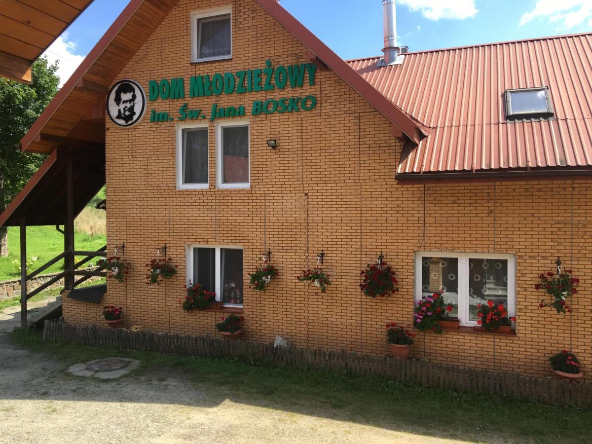Dom Mlodziezowy W Polanie Apartment Serednie Male Luaran gambar