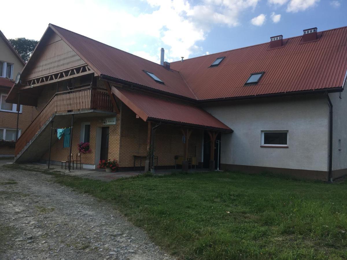 Dom Mlodziezowy W Polanie Apartment Serednie Male Luaran gambar