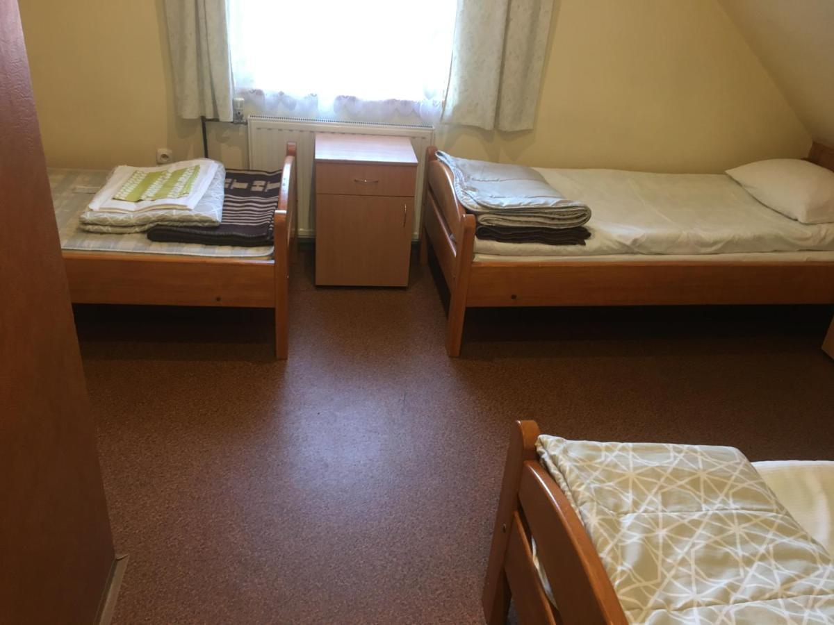 Dom Mlodziezowy W Polanie Apartment Serednie Male Luaran gambar