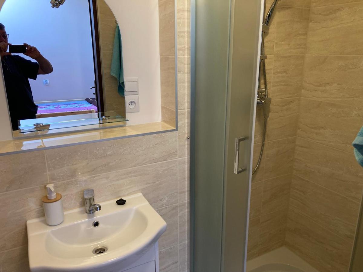 Dom Mlodziezowy W Polanie Apartment Serednie Male Luaran gambar