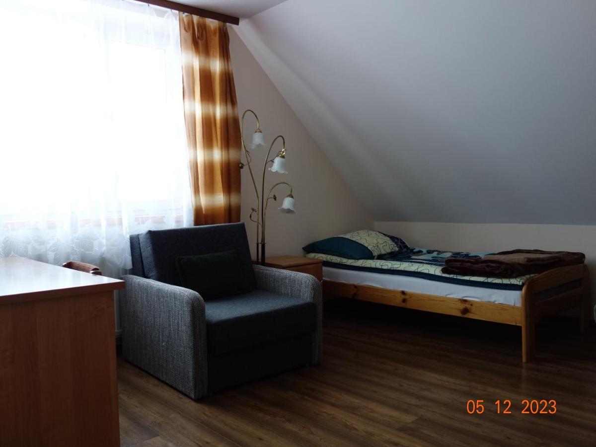 Dom Mlodziezowy W Polanie Apartment Serednie Male Luaran gambar